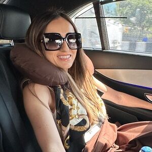 Meet your Posher, Julie